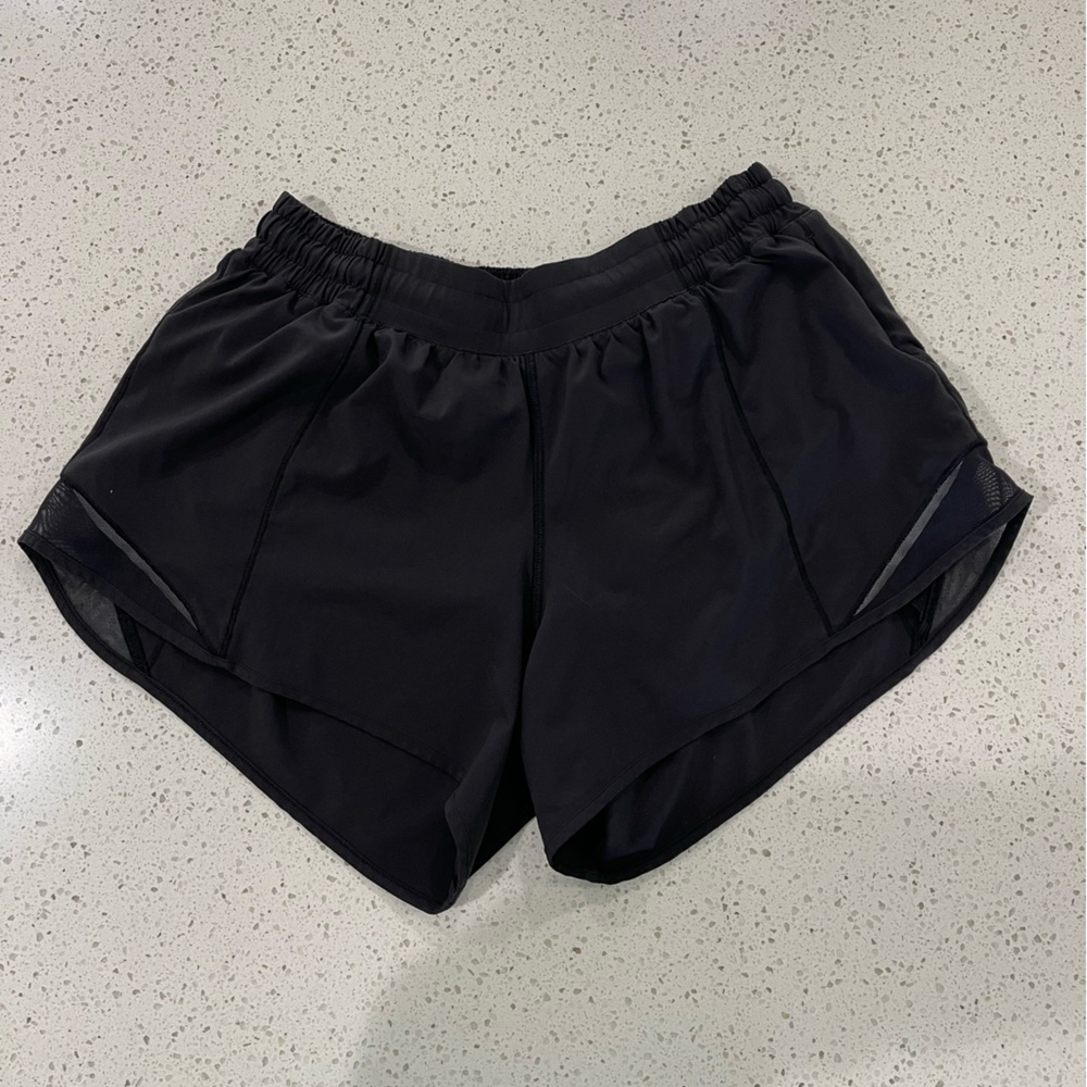 Black Hotty Hot Shorts 4 inch- Lululemon